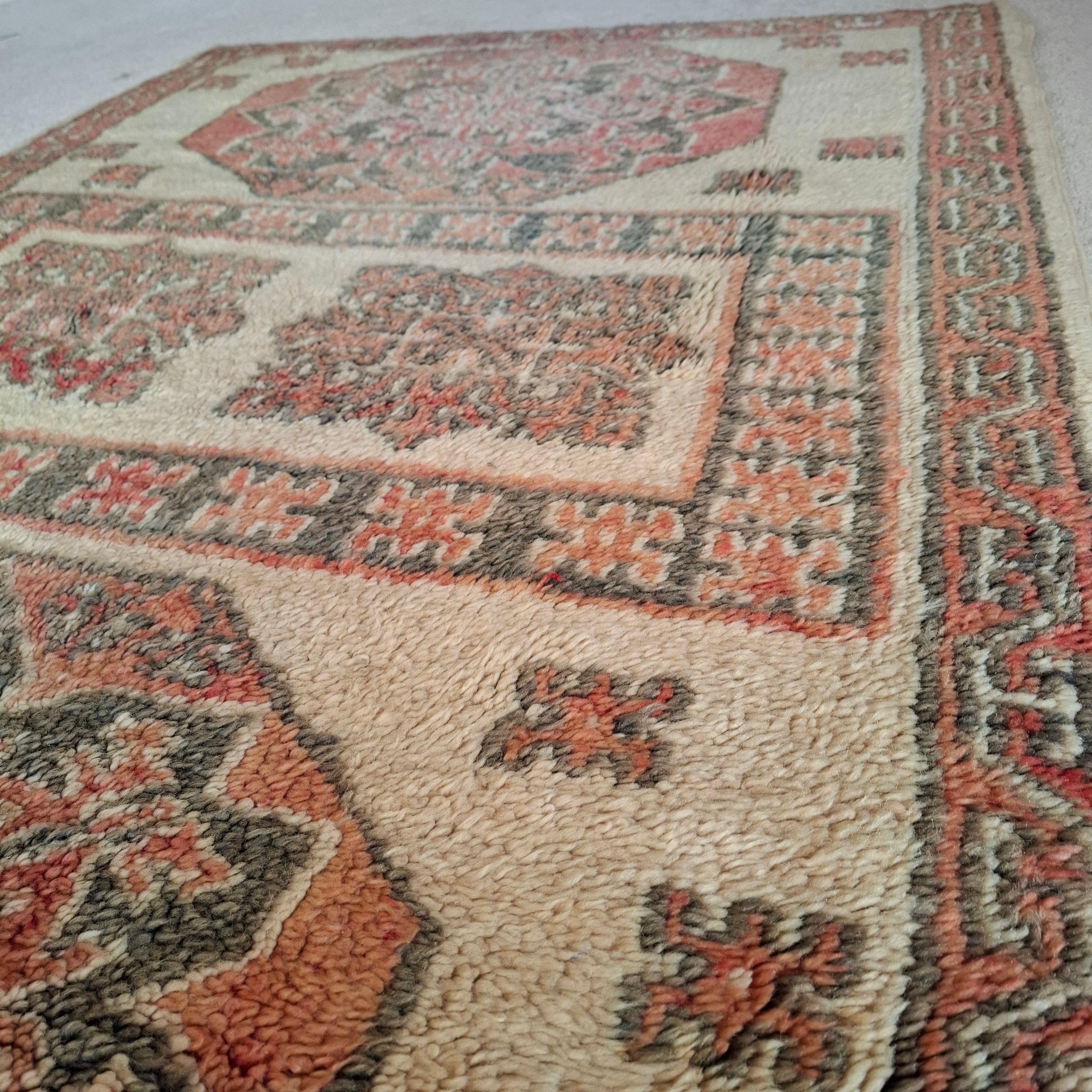 Dounia // Moroccan Vintage Boujaad Rug