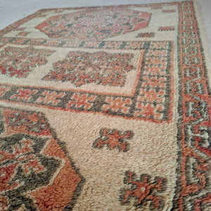 Dounia // Moroccan Vintage Boujaad Rug