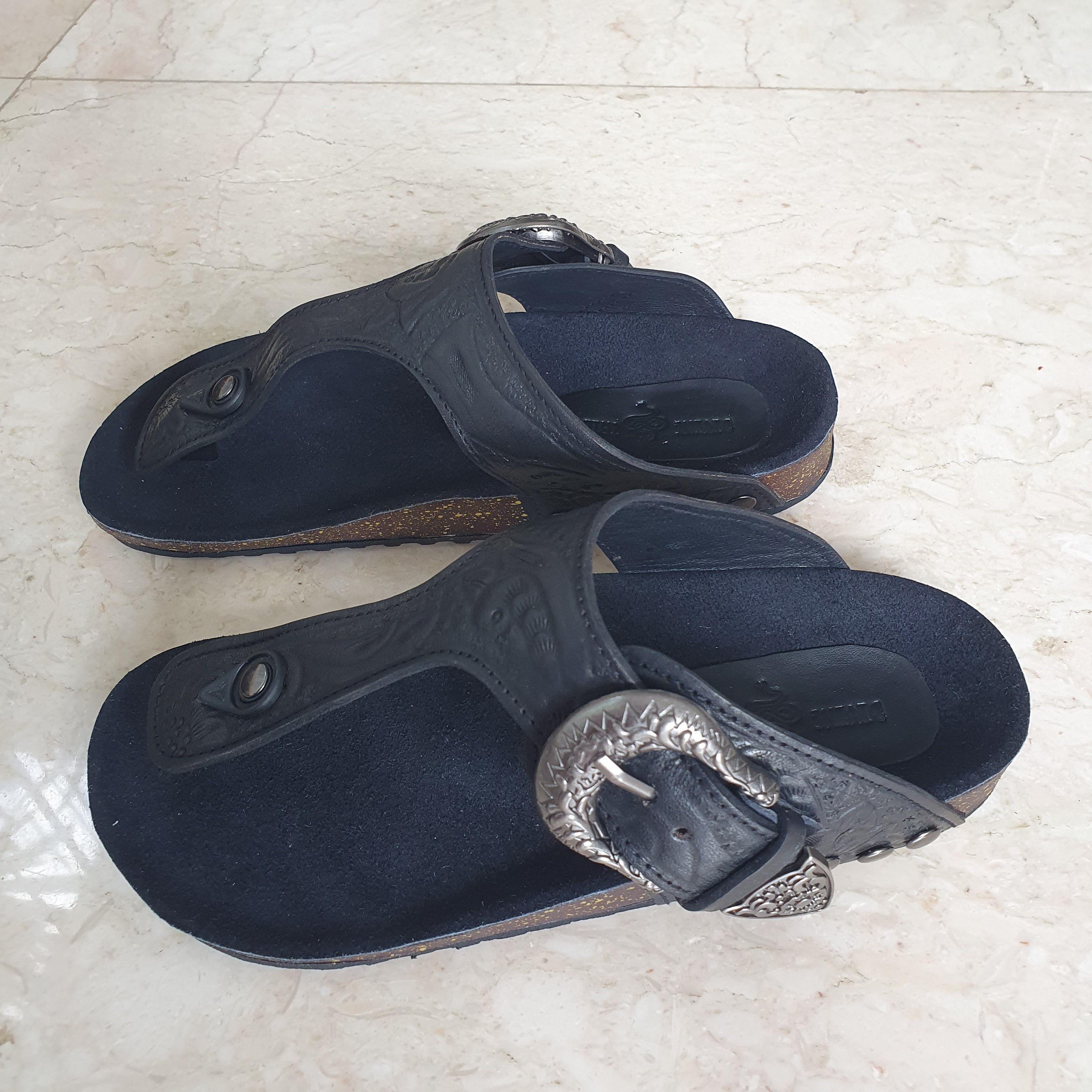 Indie Leather Sandals // Black