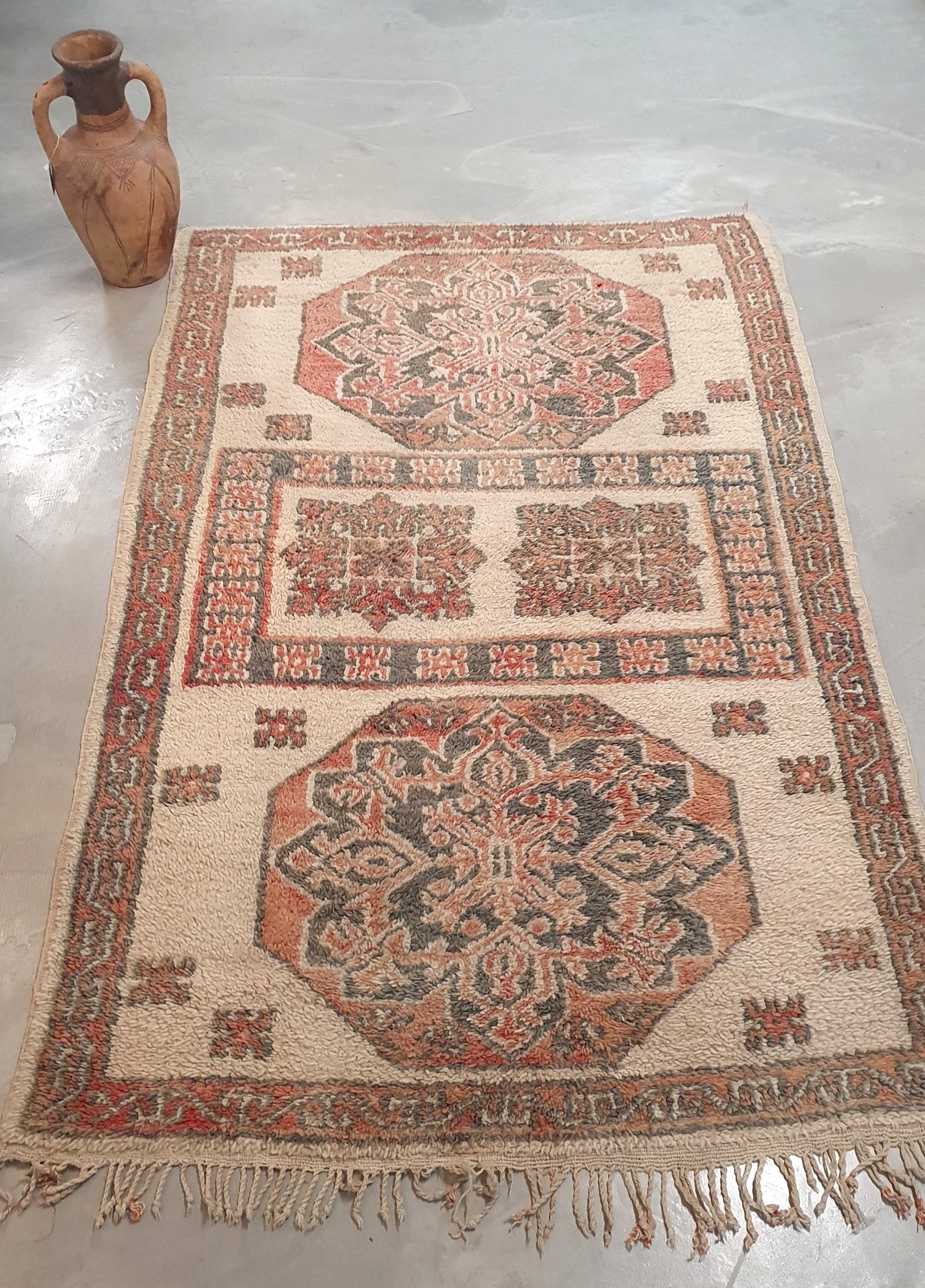 Small-medium vintage moroccan boujaad rug