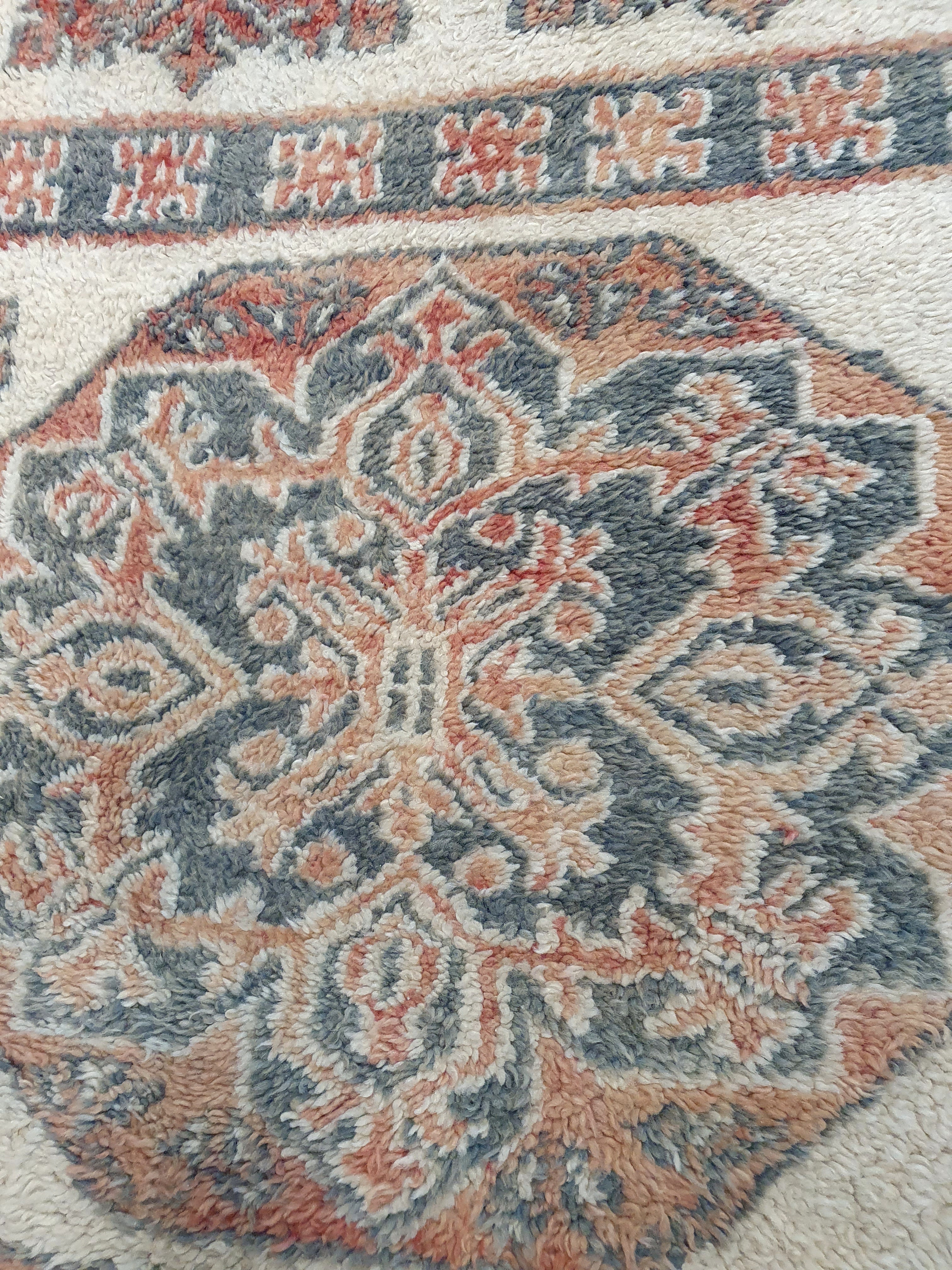 Centre design of boujaad rug