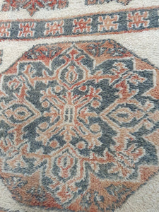 Centre design of boujaad rug